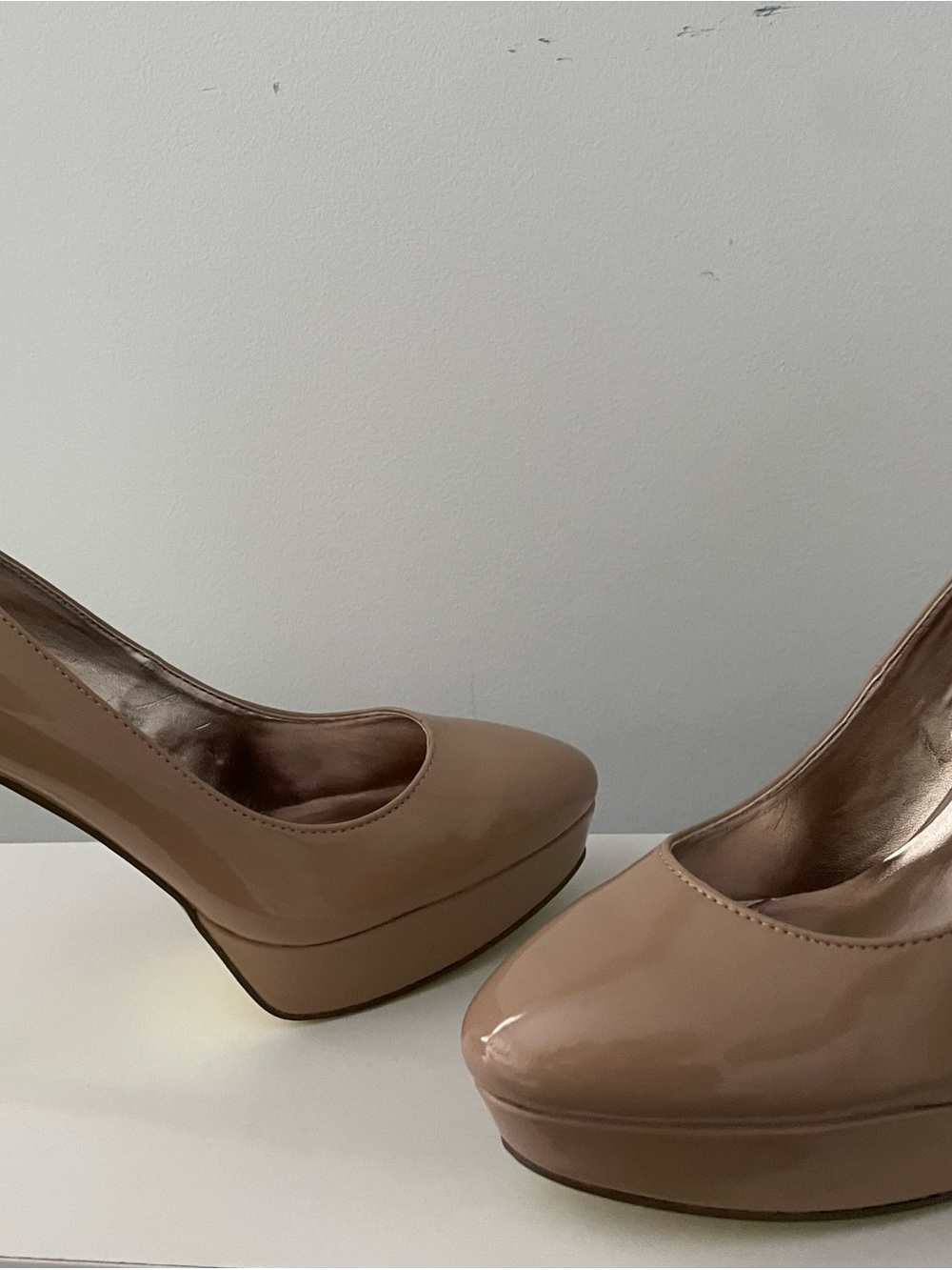 Steve Madden Saint Nude Patent Platform Pumps - Size 7.5 - Like New - Picture 9 of 16